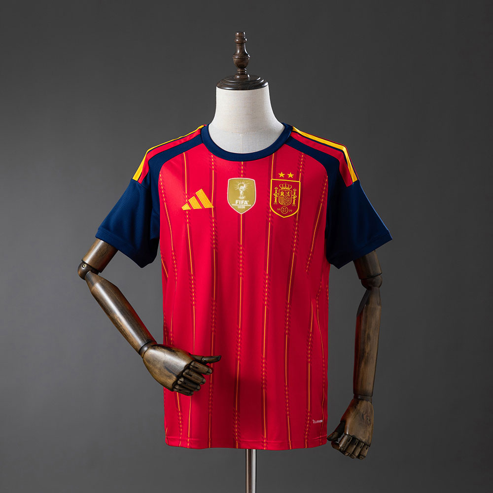 Camiseta Espana 1a Equipacion 2026 - frontal - dos estrellas Camiseta de Espana 1a equipacion 2026 con dos estrellas, vista frontal